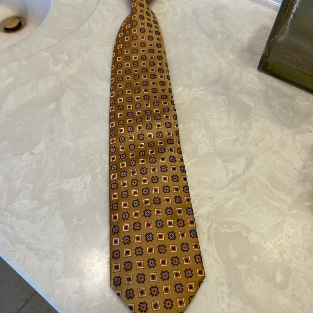 Ermenegildo Zegna Luxurious Silk Geometric Patterned Tie - Gold & Blue, Italian - Picture 8 of 13